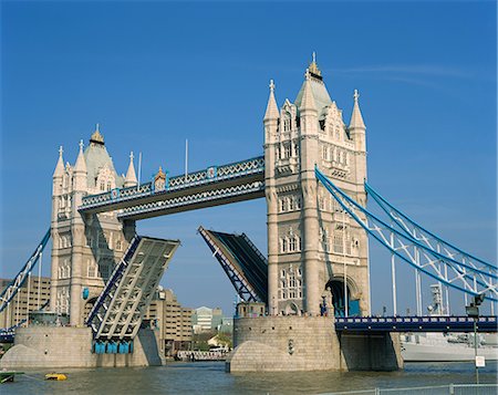 simsearch:841-02918122,k - Tower Bridge open, London, England, United Kingdom, Europe Foto de stock - Direito Controlado, Número: 841-02707076