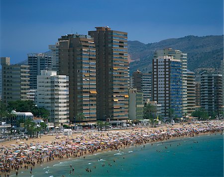 simsearch:841-02919396,k - Crowds of tourists on the beach, with apartment blocks behind, at the Playa de Levante, Benidorm, on the Costa Blanca, Valencia, Spain, Mediterranean, Europe Stock Photo - Rights-Managed, Code: 841-02707089