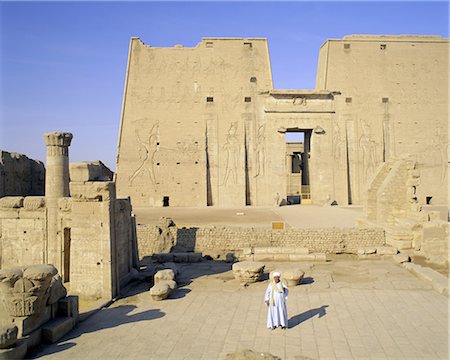 Temple of Horus, Edfu, Egypt, North Africa, Africa Foto de stock - Con derechos protegidos, Código: 841-02707109