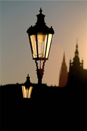 simsearch:841-03056845,k - Lamp post at sunset, Prague, Czech Republic, Europe Fotografie stock - Rights-Managed, Codice: 841-02707286