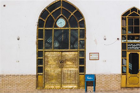 Bronze des portes dans la Cour du vendredi mosquée ou Masjet-Ellison, construit en 1200 par le Ghorid Sultan Ghiyasyddin sur le site d'une antérieure du Xe siècle mosquée, Herat, Province d'Herat, Afghanistan, Asie Photographie de stock - Rights-Managed, Code: 841-02707336