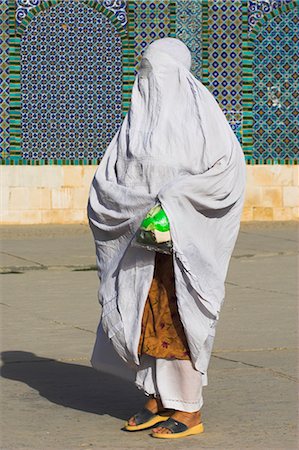 Woman pilgrim at the Shrine of Hazrat Ali, who was assassinated in 661, Mazar-I-Sharif, Afghanistan, Asia Stock Photo - Rights-Managed, Code: 841-02707379