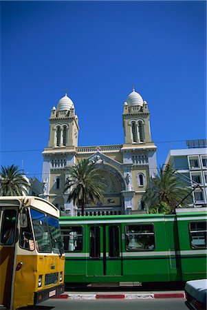 simsearch:841-02705184,k - Cathedral with bus and tram in foreground, Tunis, Tunisia, North Africa, Africa Foto de stock - Con derechos protegidos, Código: 841-02707423