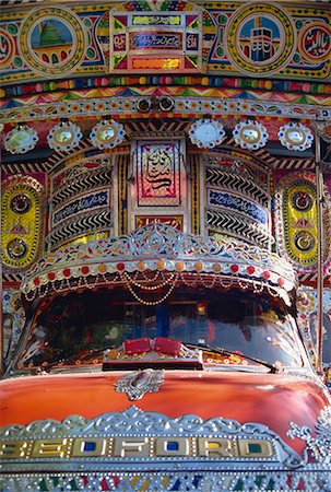 paquistão - Decorated Bedford van, Gilgit, Pakistan, Asia Foto de stock - Direito Controlado, Número: 841-02707817