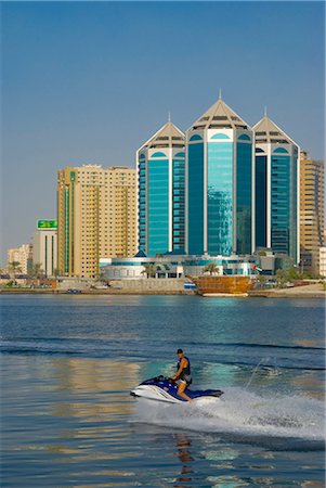 sharjah - Skyline de la crique de Sharjah, Sharjah, Émirats Arabes Unis (E.A.U.), Moyen-Orient Photographie de stock - Rights-Managed, Code: 841-02708249