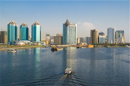 sharjah - Sharjah Creek skyline, Sharjah, United Arab Emirates (U.A.E.), Middle East Foto de stock - Con derechos protegidos, Código: 841-02708254