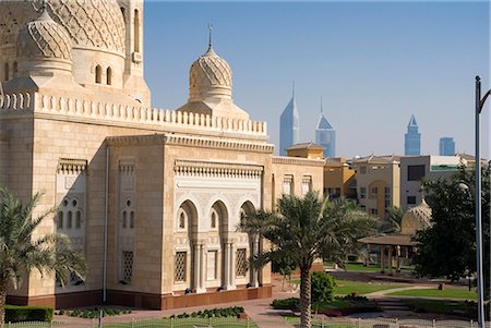 simsearch:841-02708257,k - Mosquée Jumeirah avec gratte-ciels de la distance, Dubai, Émirats Arabes Unis, Moyen-Orient Photographie de stock - Rights-Managed, Code: 841-02708259