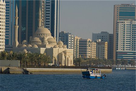 sharjah - Ruisseau de mosquée de Sharjah, Sharjah, United Arab Emires (Emirats Arabes Unis), Moyen Orient Photographie de stock - Rights-Managed, Code: 841-02708250