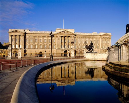 simsearch:841-03031095,k - Buckingham Palace, London, England, UK Foto de stock - Con derechos protegidos, Código: 841-02708373