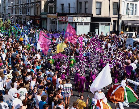 simsearch:841-02921165,k - Procession et les foules au carnaval de Notting Hill, Notting Hill, Londres, Royaume-Uni, Europe Photographie de stock - Rights-Managed, Code: 841-02708384
