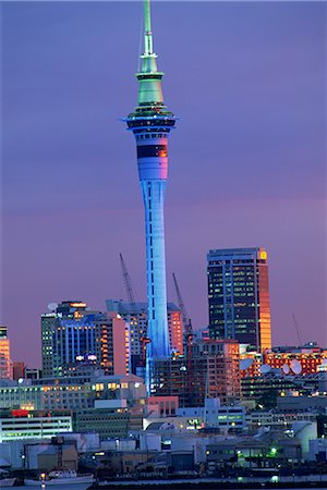 Sky Tower et les toits de la ville au crépuscule, Auckland, North Island, Nouvelle-Zélande, Pacifique Photographie de stock - Rights-Managed, Code: 841-02708499