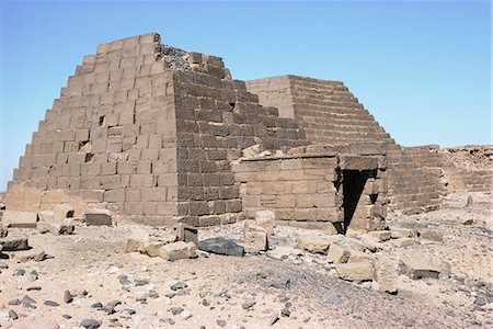 Pyramid, Meroe, Sudan, Africa Foto de stock - Con derechos protegidos, Código: 841-02708552