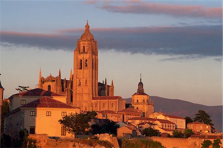 segovia - The Cathedral from the west at sunset at Segovia, Castilla y Leon, Spain, Europe Foto de stock - Con derechos protegidos, Código: 841-02708600