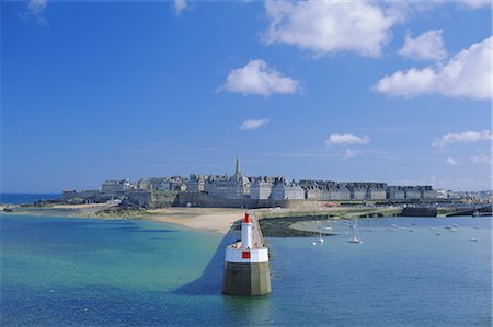 View from sea to the walled town (Intra Muros), St. Malo, Ille-et-Vilaine, Brittany, France, Europe Stock Photo - Rights-Managed, Code: 841-02708663