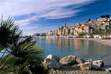 simsearch:841-03065536,k - View across bay to the old town, Menton, Alpes-Maritimes, Cote d'Azur, Provence, French Riviera, France, Mediterranean, Europe Fotografie stock - Rights-Managed, Codice: 841-02708782