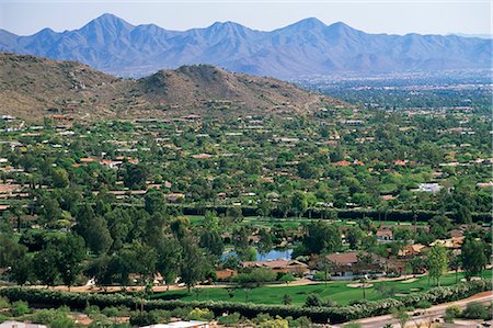 phoenix - View over Paradise Valley from the slopes of Camelback Mountain, Phoenix, Arizona, United States of America (U.S.A.), North America Foto de stock - Direito Controlado, Número: 841-02708813