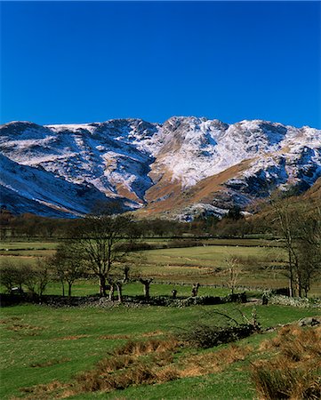 simsearch:841-02943873,k - View along valley to Crinkle Crags in winter, Great Langdale, Lake District National Park, Cumbria, England, United Kingdom (U.K.), Europe Foto de stock - Con derechos protegidos, Código: 841-02708869