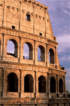 simsearch:614-02680178,k - The Colosseum at sunset, Rome, Lazio, Italy, Europe Foto de stock - Direito Controlado, Número: 841-02708881