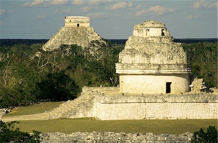 simsearch:841-02991665,k - Mayan observatory (El Caracol) and the Great Pyramid (El Castillo) beyond, Chichen Itza, UNESCO World Heritage Site, Yucatan, Mexico, North America Foto de stock - Con derechos protegidos, Código: 841-02708957