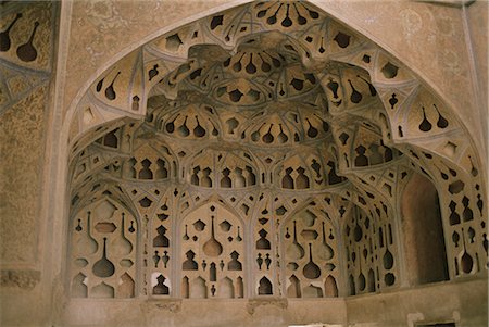 Acoustic music room, Ali Qapu Palace, Isfahan, Iran, Middle East Foto de stock - Direito Controlado, Número: 841-02708987