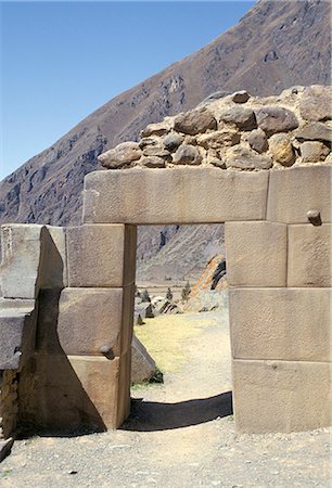 Porte de forme trapézoïdale, forteresse Inca, Ollantaytambo, Pérou, en Amérique du Sud Photographie de stock - Rights-Managed, Code: 841-02708980