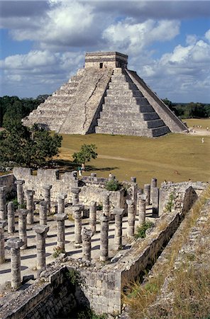 Mille colonnes Mayas et la grande pyramide El Castillo, Chichen Itza, patrimoine mondial de l'UNESCO, Yucatan, Mexique, Amérique centrale Photographie de stock - Rights-Managed, Code: 841-02709001