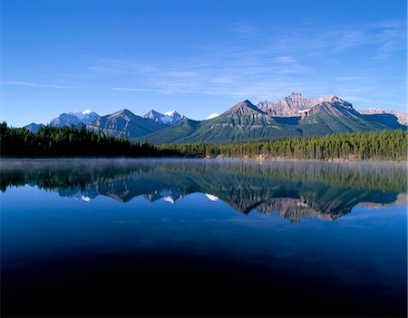 Herbert Lake and Bow Range, Banff National Park, UNESCO World Heritage Site, Rocky Mountains, Alberta, Canada, North America Stock Photo - Rights-Managed, Code: 841-02709076