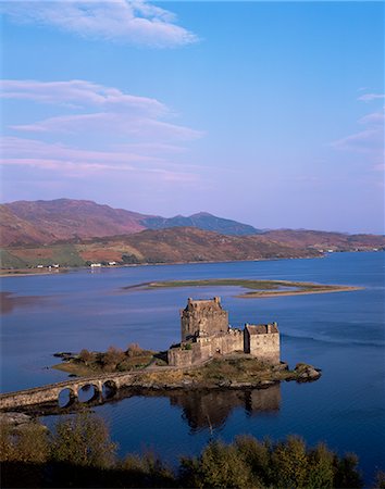 Eilean Donan Castle and Loch Duich, Highland region, Scotland, United Kingdom, Europe Foto de stock - Direito Controlado, Número: 841-02709238