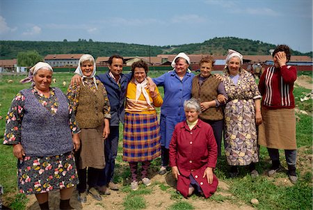 Portrait d'un groupe de femmes et un homme en Bulgarie, Europe Photographie de stock - Rights-Managed, Code: 841-02709399