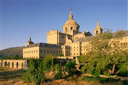 simsearch:841-02710868,k - Eastern facade of the monastery palace of El Escorial, UNESCO World Heritage Site, Madrid, Spain, Europe Foto de stock - Con derechos protegidos, Código: 841-02709553