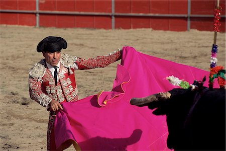 Bullfighter, bull and cape, New Fairs, Ponte de Lima, Minho, Portugal, Europe Foto de stock - Con derechos protegidos, Código: 841-02709596