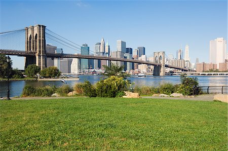 east river park manhattan - Manhattan skyline, Brooklyn Bridge and the East River from Brooklyn Bridge Park, New York City, New York, United States of America, North America Foto de stock - Con derechos protegidos, Código: 841-02709730