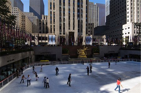 The Rockefeller Center and its skating rink in the Plaza, Manhattan, New York City, New York, United States of America, North America Stock Photo - Rights-Managed, Code: 841-02709742