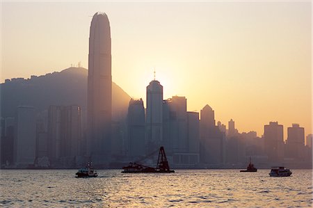 Deux bâtiment IFC et l'île de Hong Kong skyline sur Victoria Harbour à la tombée de la nuit, Hong Kong, Chine, Asie Photographie de stock - Rights-Managed, Code: 841-02709849