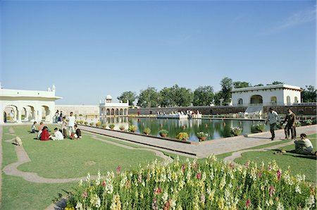 stepping on flowers - Shalimar (Shalamar) Gardens, UNESCO World Heritage Site, Lahore, Punjab, Pakistan, Asia Stock Photo - Rights-Managed, Code: 841-02703111
