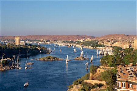 felucca - View from the New Cataract Hotel of the River Nile at Aswan, Egypt, North Africa, Africa Foto de stock - Con derechos protegidos, Código: 841-02703251