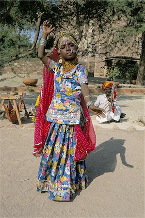 dancers of rajasthan - Portrait d'une danseuse de l'enfant dans le fort, Jodhpur, Rajasthan État, Inde, Asie Photographie de stock - Rights-Managed, Code: 841-02703280