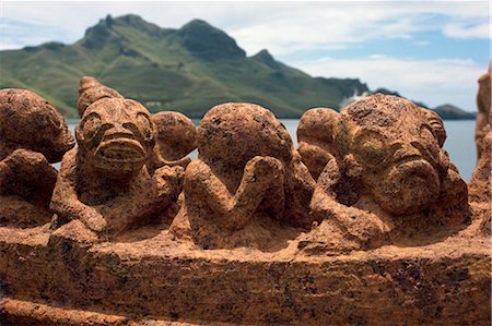 polinesia francesa - Carvings at Tiki Park, Taiohae, on Nuku Hiva, in the Marquesas Islands, French Polynesia, Pacific Foto de stock - Con derechos protegidos, Código: 841-02703616