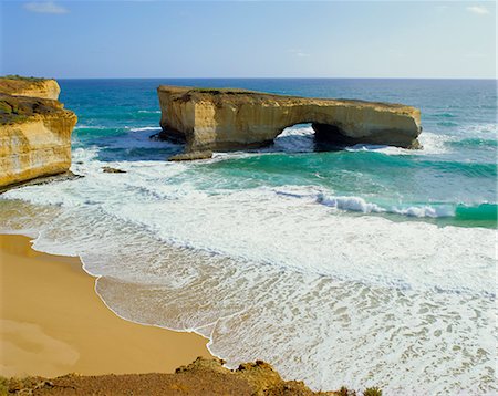 simsearch:841-02722747,k - London Bridge, coastal feature along the Great Ocean Road, Victoria, Australia Foto de stock - Con derechos protegidos, Código: 841-02703725