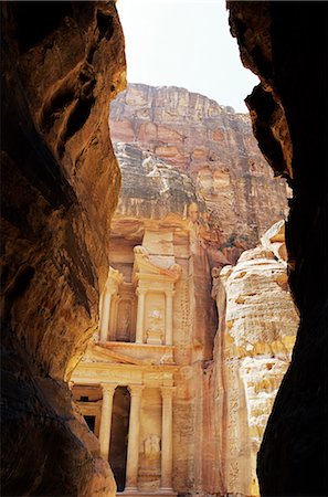 siq gorge - The Siq and facade of the Treasury (El Khazneh) (Al Khazna), Nabatean archeological site, Petra, UNESCO World Heritage Site, Jordan, Middle East Stock Photo - Rights-Managed, Code: 841-02714084