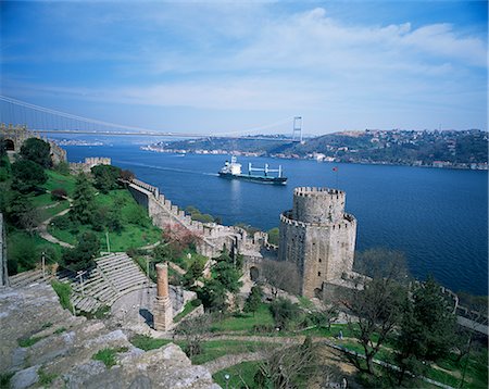 View of Anadolu Kavagi castle and Galata bridge, Bosphorus, Istanbul, Turkey, Europe, Eurasia Fotografie stock - Rights-Managed, Codice: 841-02714812