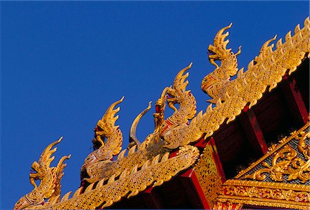 simsearch:841-03033170,k - Nagas (sacred snakes) decorating temple roof, Wat Phrathat Doi Suthep, Chiang Mai, Thailand, Southeast Asia, Asia Foto de stock - Direito Controlado, Número: 841-02714835