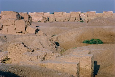 Ancient city ramparts, archaeological site of Babylon, Iraq, Middle East Stock Photo - Rights-Managed, Code: 841-02715191