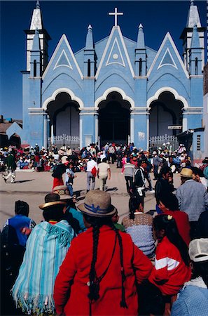 peru traditional hats - Locals gathering ata church, Puno, Peru, South America Foto de stock - Con derechos protegidos, Código: 841-02715208