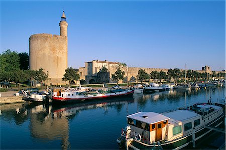 Quai des Croisades, Tower of Constance and the walls, Aigues-Mortes, Gard, Languedoc-Roussillon, France, Europe Foto de stock - Con derechos protegidos, Código: 841-02715274