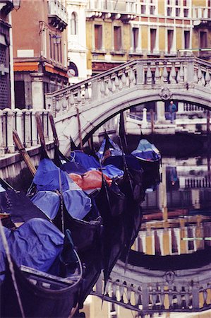 simsearch:841-02716760,k - Bridge and gondolas, Venice, Veneto, Italy (Grainy) Foto de stock - Con derechos protegidos, Código: 841-02715516