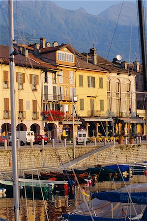 simsearch:841-02716760,k - Cannobio, Lake Maggiore, Italy Foto de stock - Con derechos protegidos, Código: 841-02715532