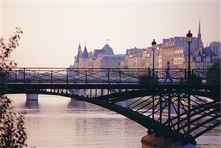 paris streetlight - Pont des Artistes, Paris, France Stock Photo - Rights-Managed, Code: 841-02715573