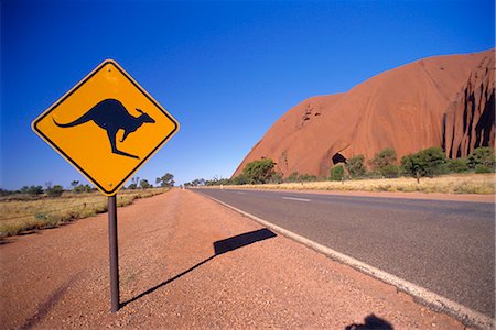 simsearch:841-02921200,k - Road sign at Ayers Rock, Australia Foto de stock - Direito Controlado, Número: 841-02715668