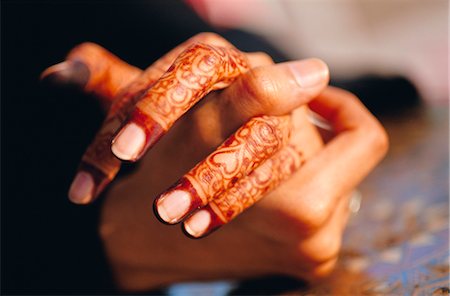 dubai women lifestyle photography - Woman's hands decorated with henna, Dubai, United Arab Emirates, Middle East Stock Photo - Rights-Managed, Code: 841-02715873